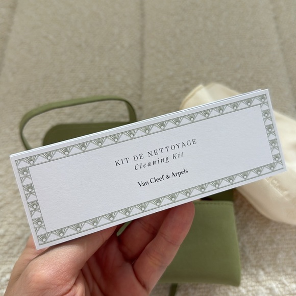 Van Cleef & Arpels cleaning kit - Picture 7 of 10